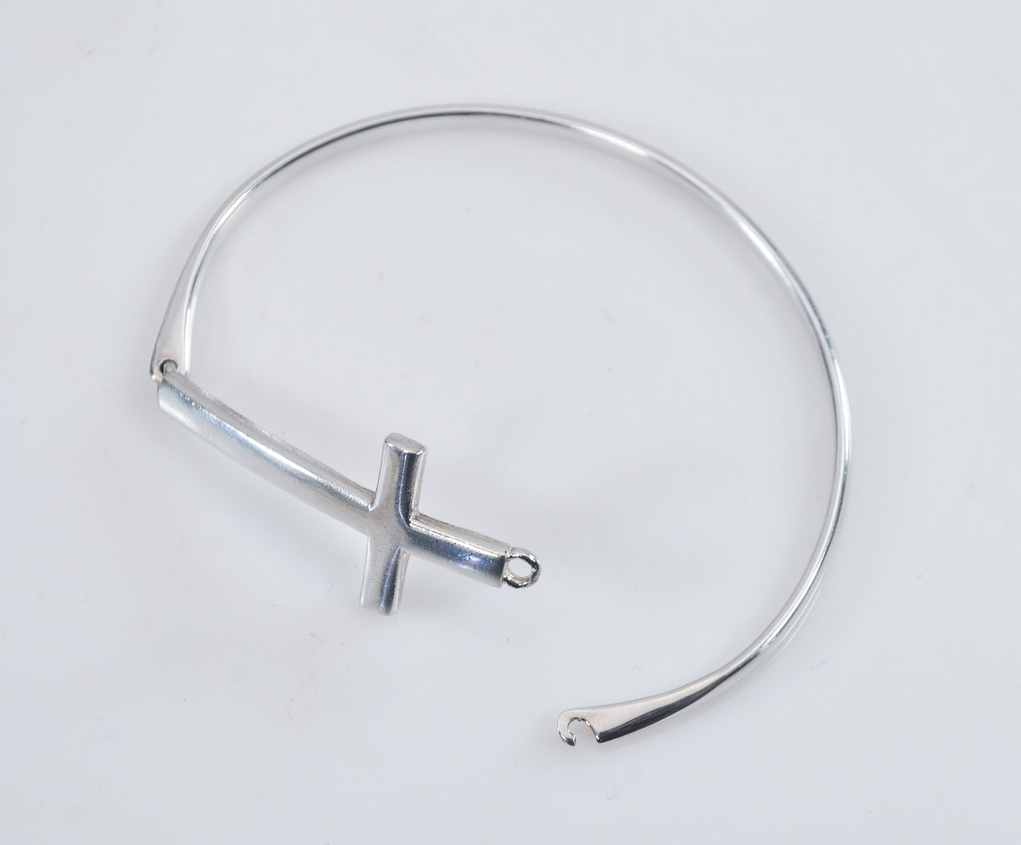 JCM 925 Sterling Silver Cross Hook Bangle Bracelet