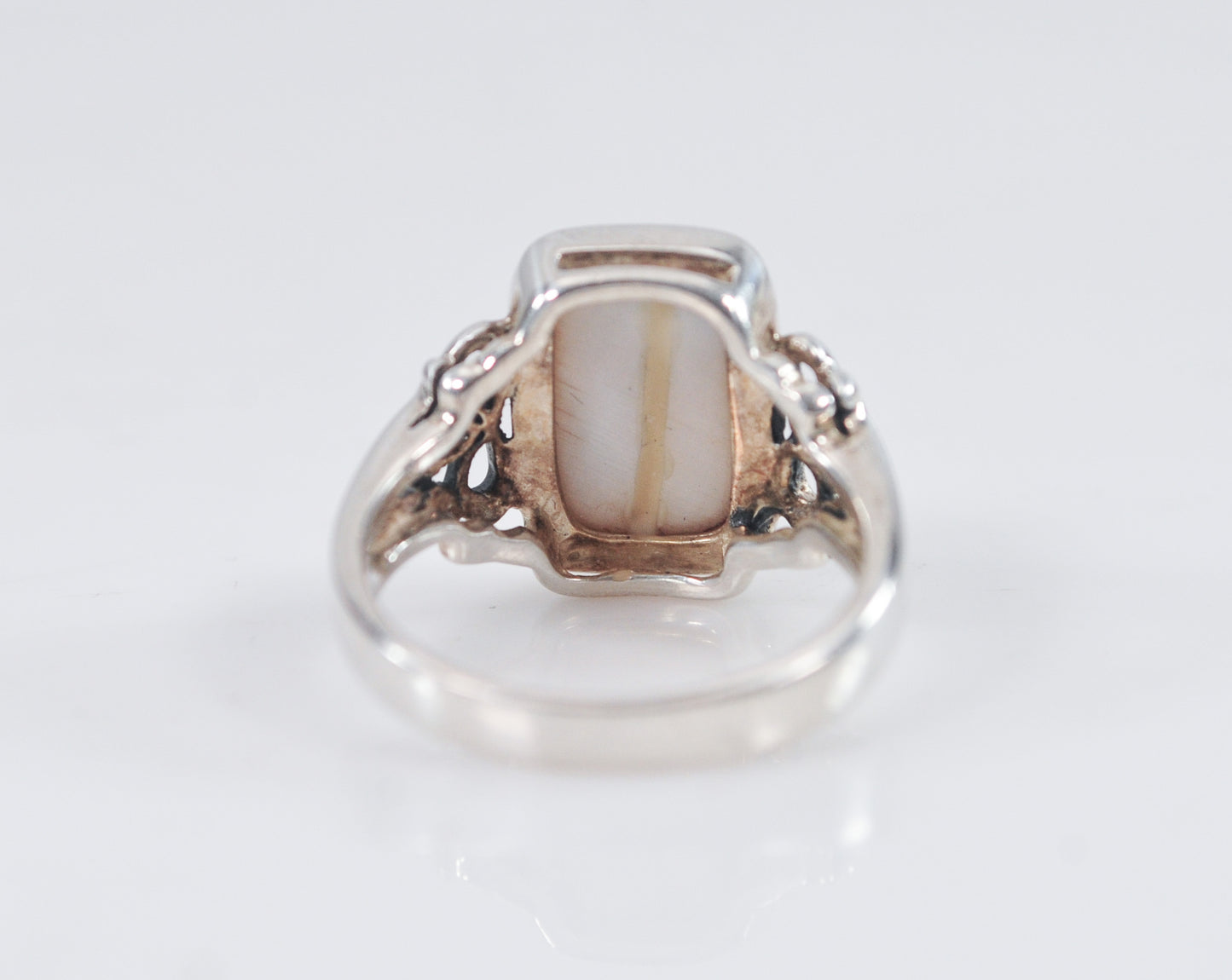 Designer Thailand 925 Sterling Silver Mother of Pearl Ring