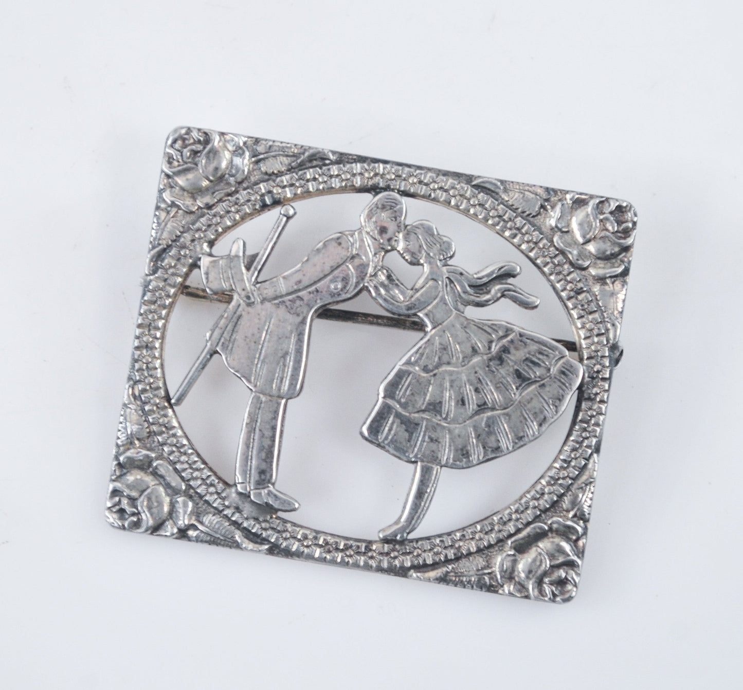 Vintage Sterling Silver Kissing Couple Brooch