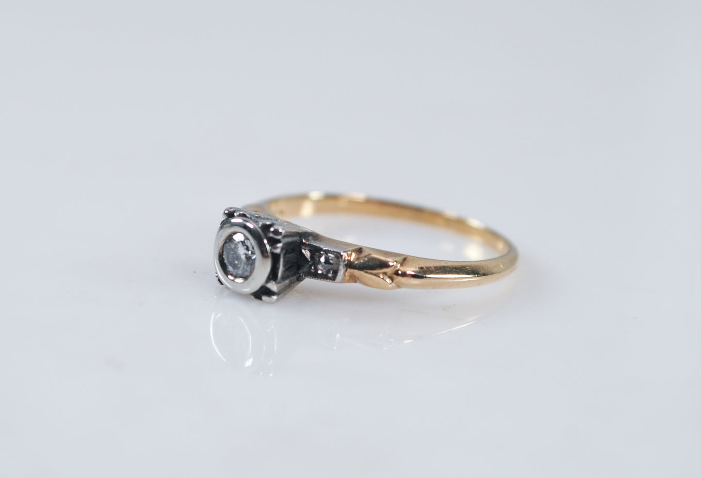 Antique Dainty 14K Gold Diamond Ring