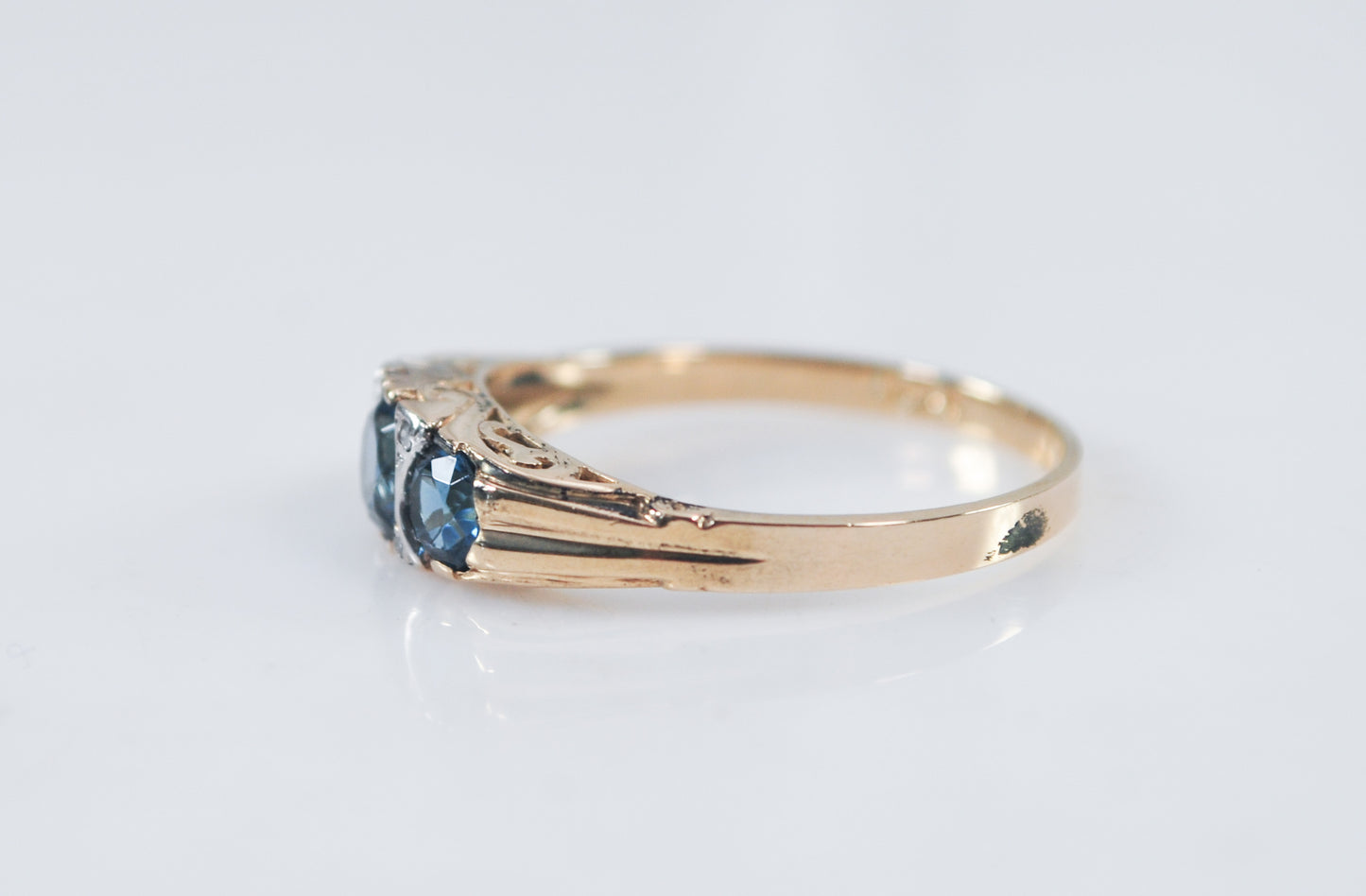 Vintage 14K Gold Blue Zircon Ring