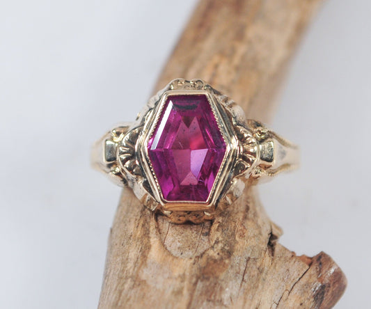 Vintage 10K Gold Pink Stone Ring