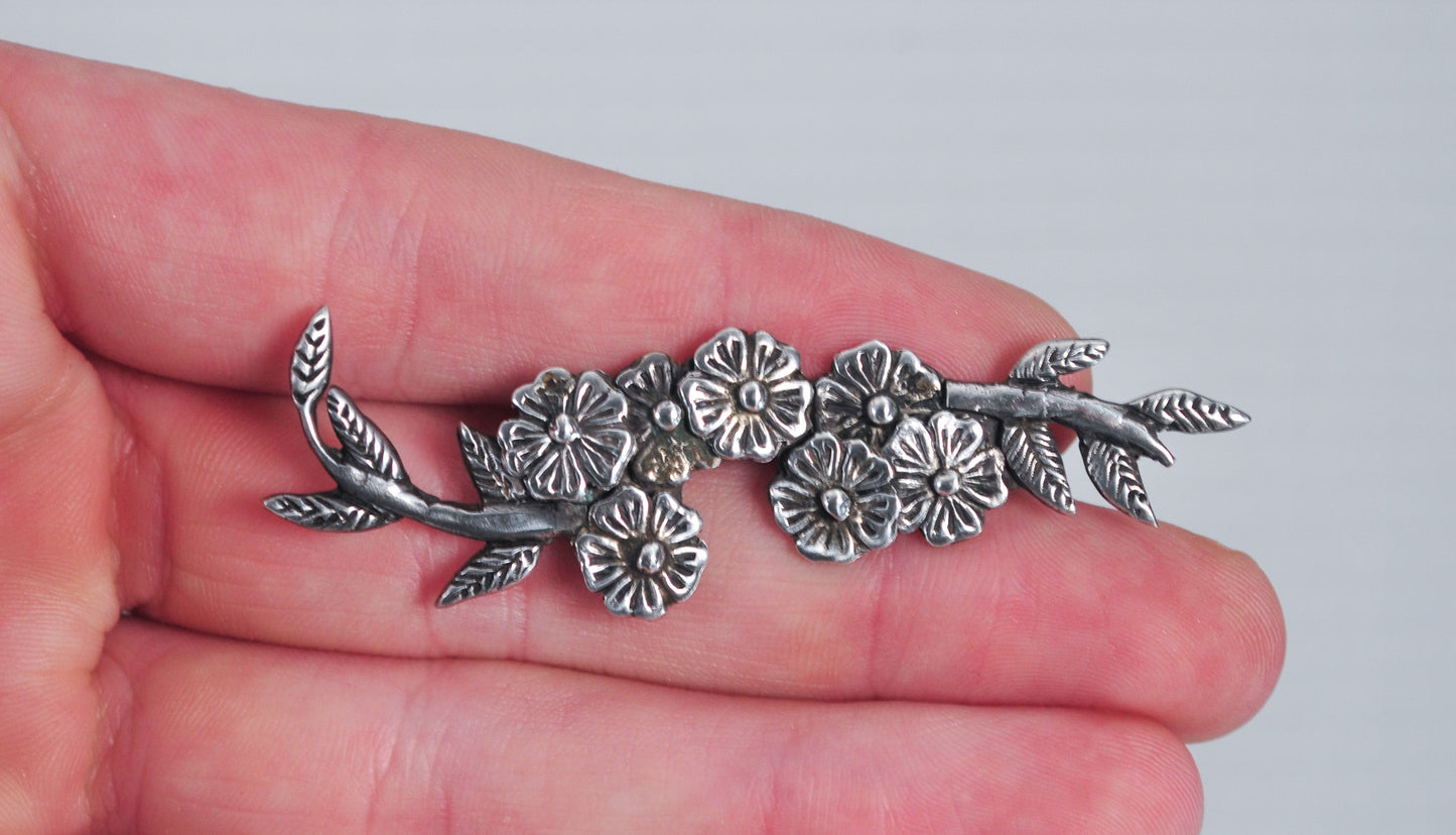 Victoria Ana Nunez Brilanti Sterling Silver Floral Brooch