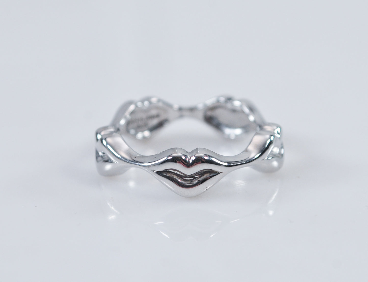 Designer Sterling Silver Lips Kisses Ring