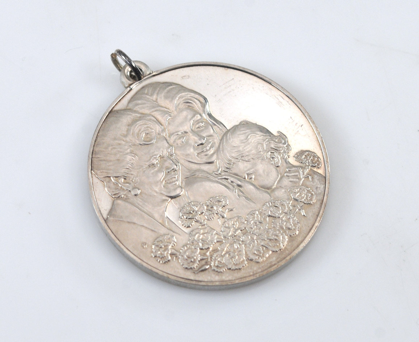 Franklin Mint 1972 Sterling Silver Generational Mother's Day Pendant