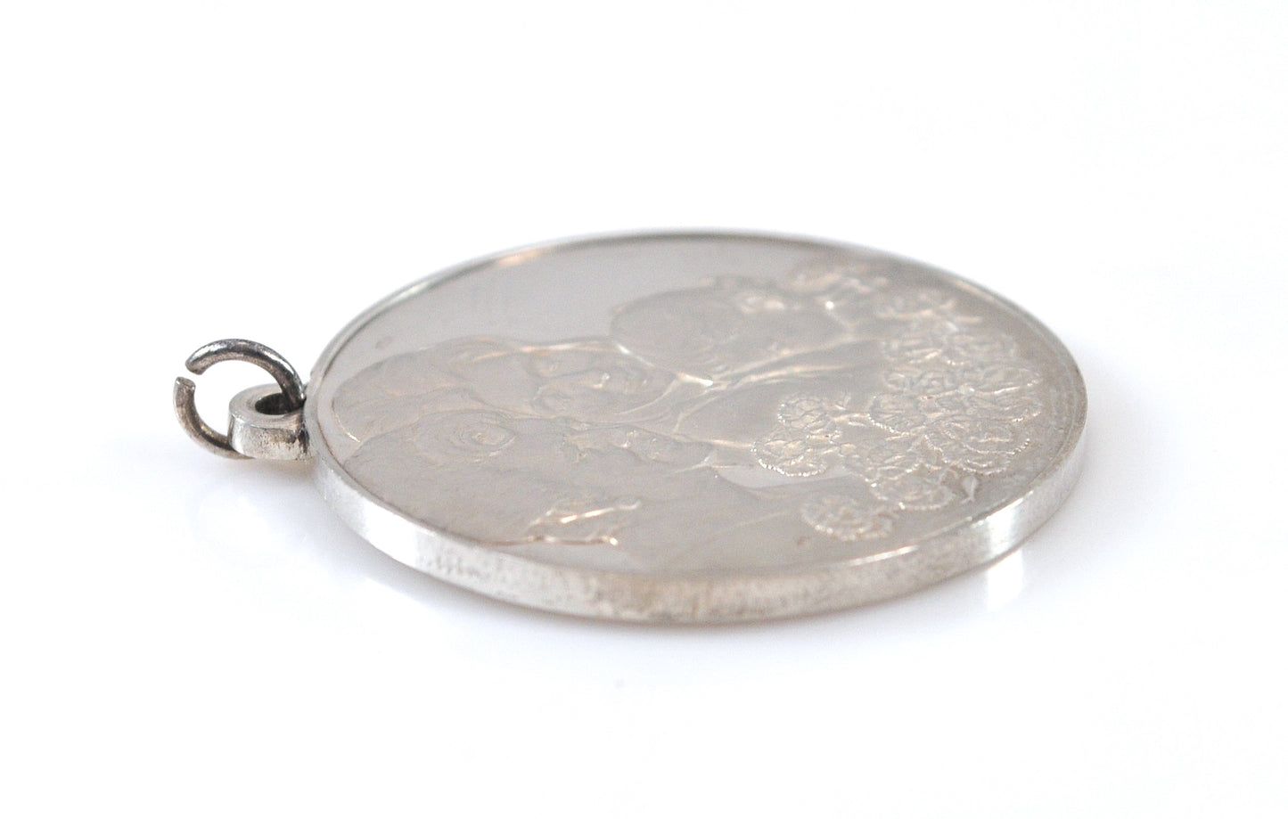 Franklin Mint 1972 Sterling Silver Generational Mother's Day Pendant
