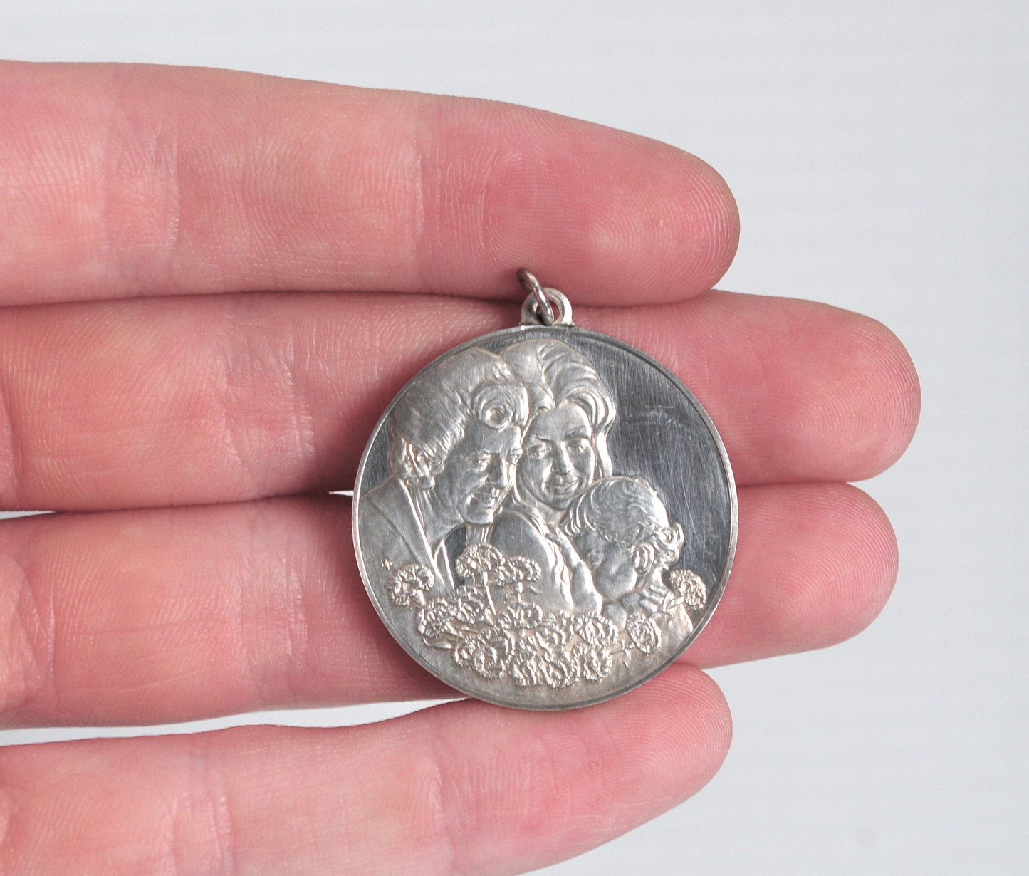 Franklin Mint 1972 Sterling Silver Generational Mother's Day Pendant