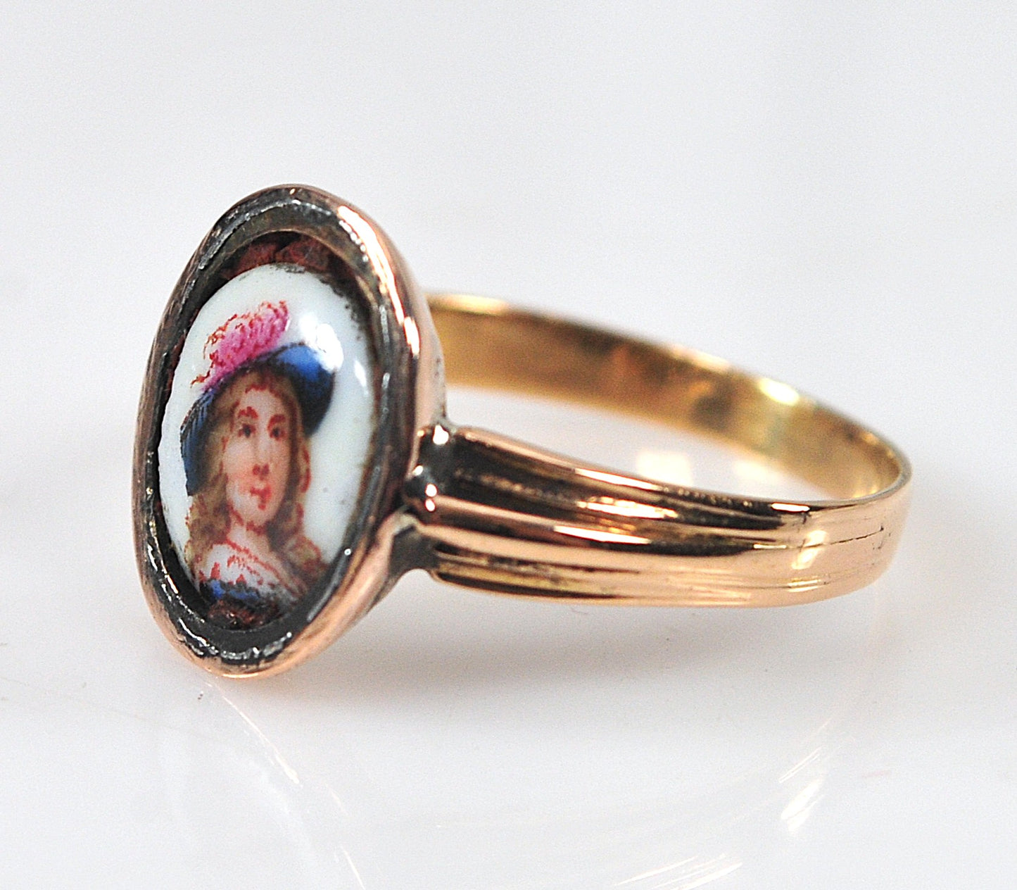 As is - Antique 10K Gold Painted Porcelain Ring