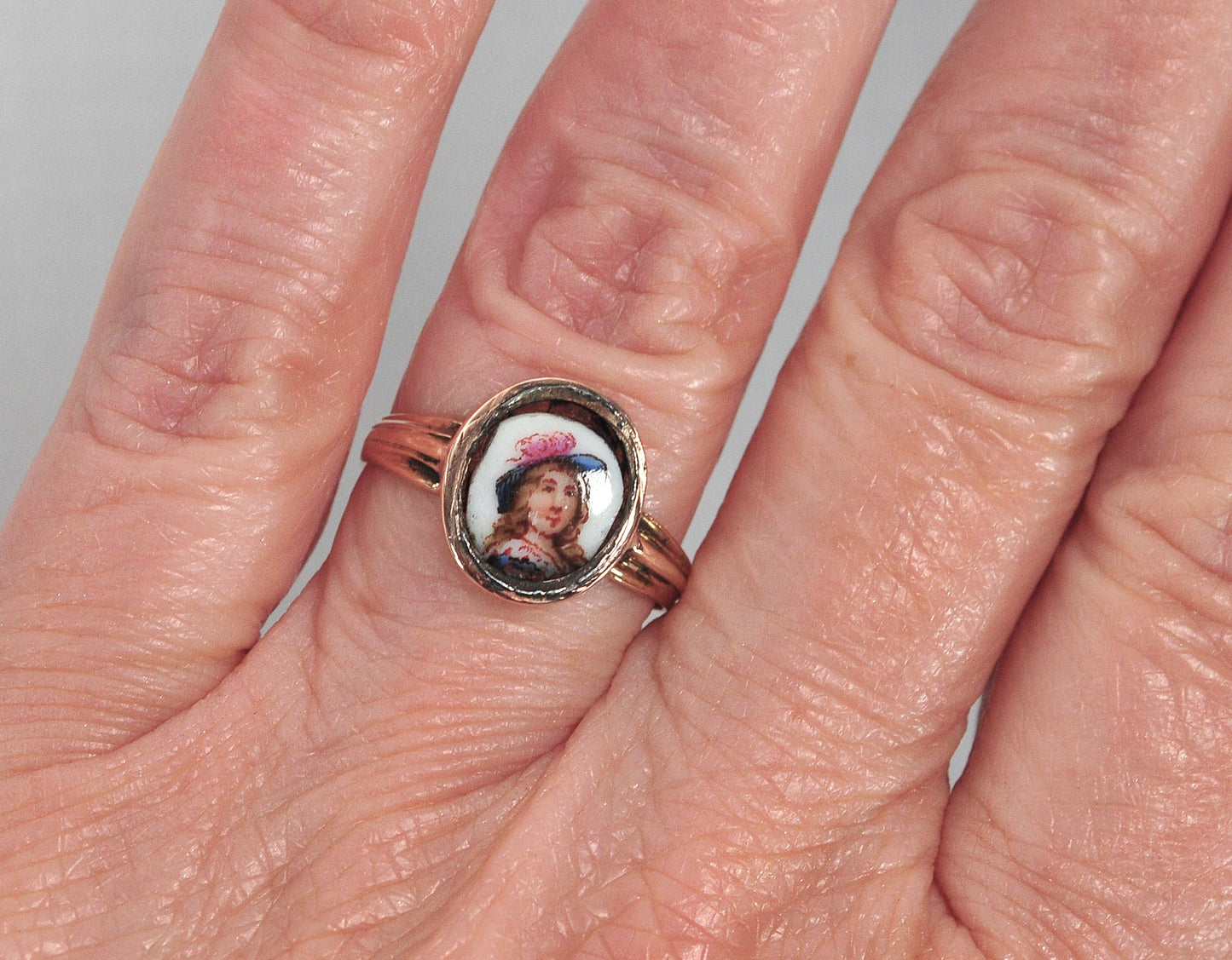 As is - Antique 10K Gold Painted Porcelain Ring