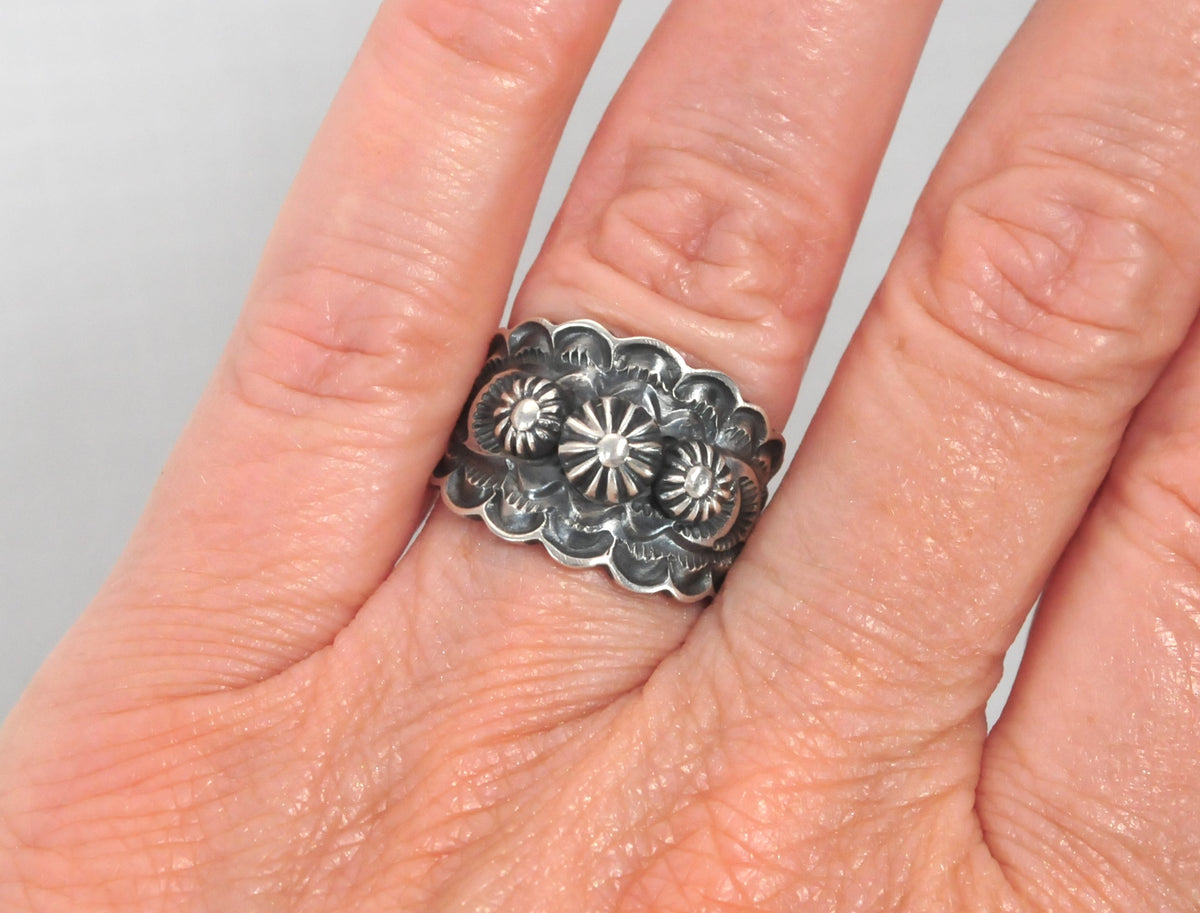 Bennie Ramone Navajo Sterling Silver Ring – Silver Vintage Jewelry