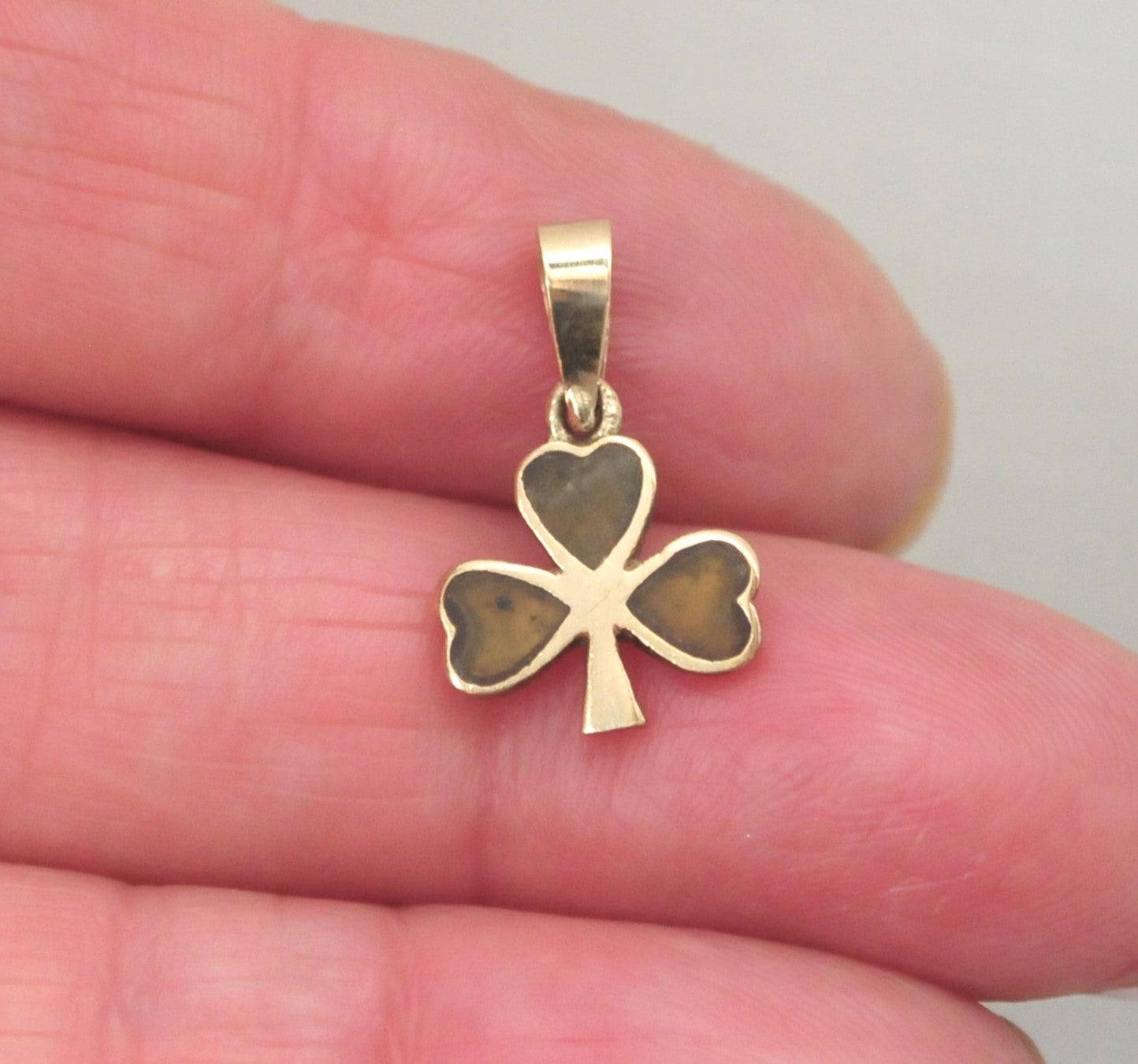 SMALL Vintage 9K Gold Connemara Marble Shamrock Pendant
