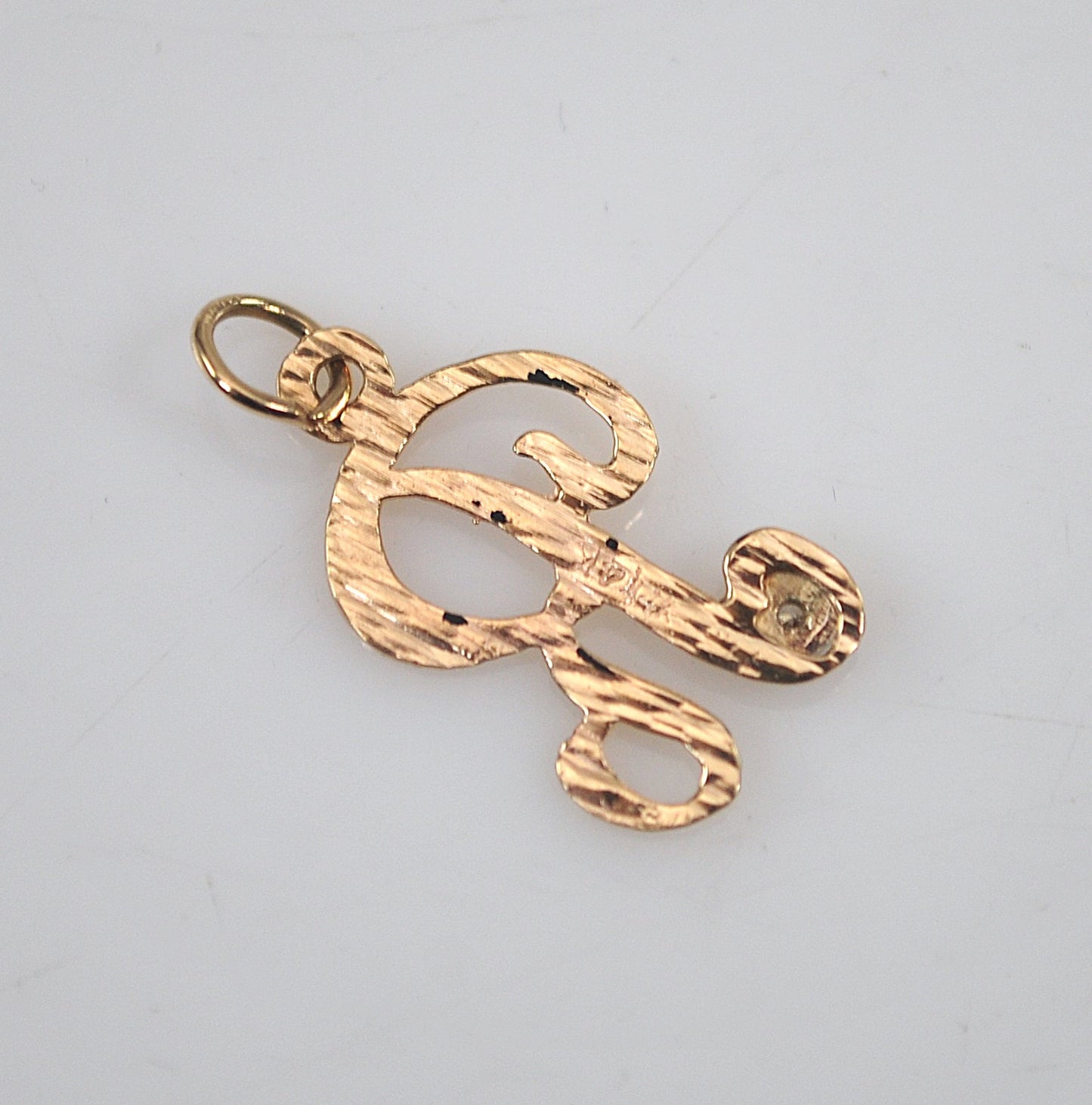 14K Gold Initial R Pendant with Diamond