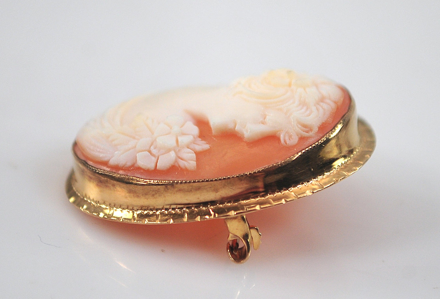 Antique Signed 10K Gold Carved Cameo Brooch
