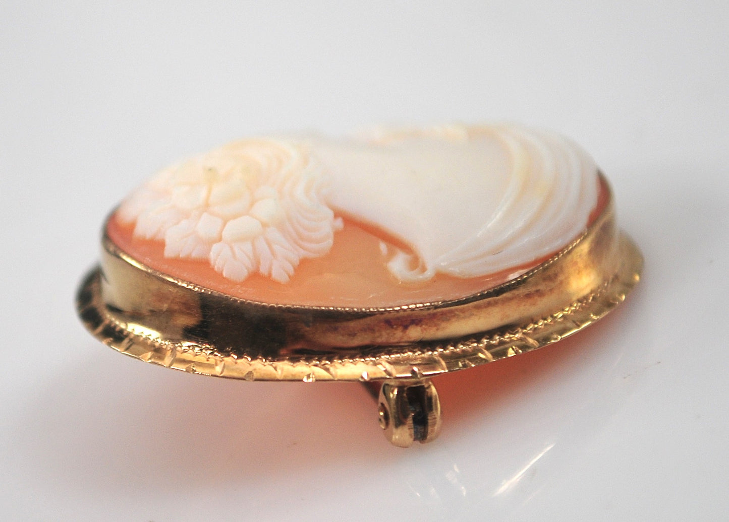Antique Signed 10K Gold Carved Cameo Brooch