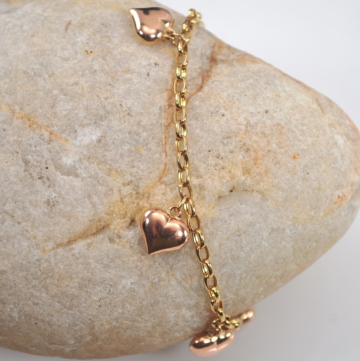 Italy 14K Gold Heart Charm Bracelet