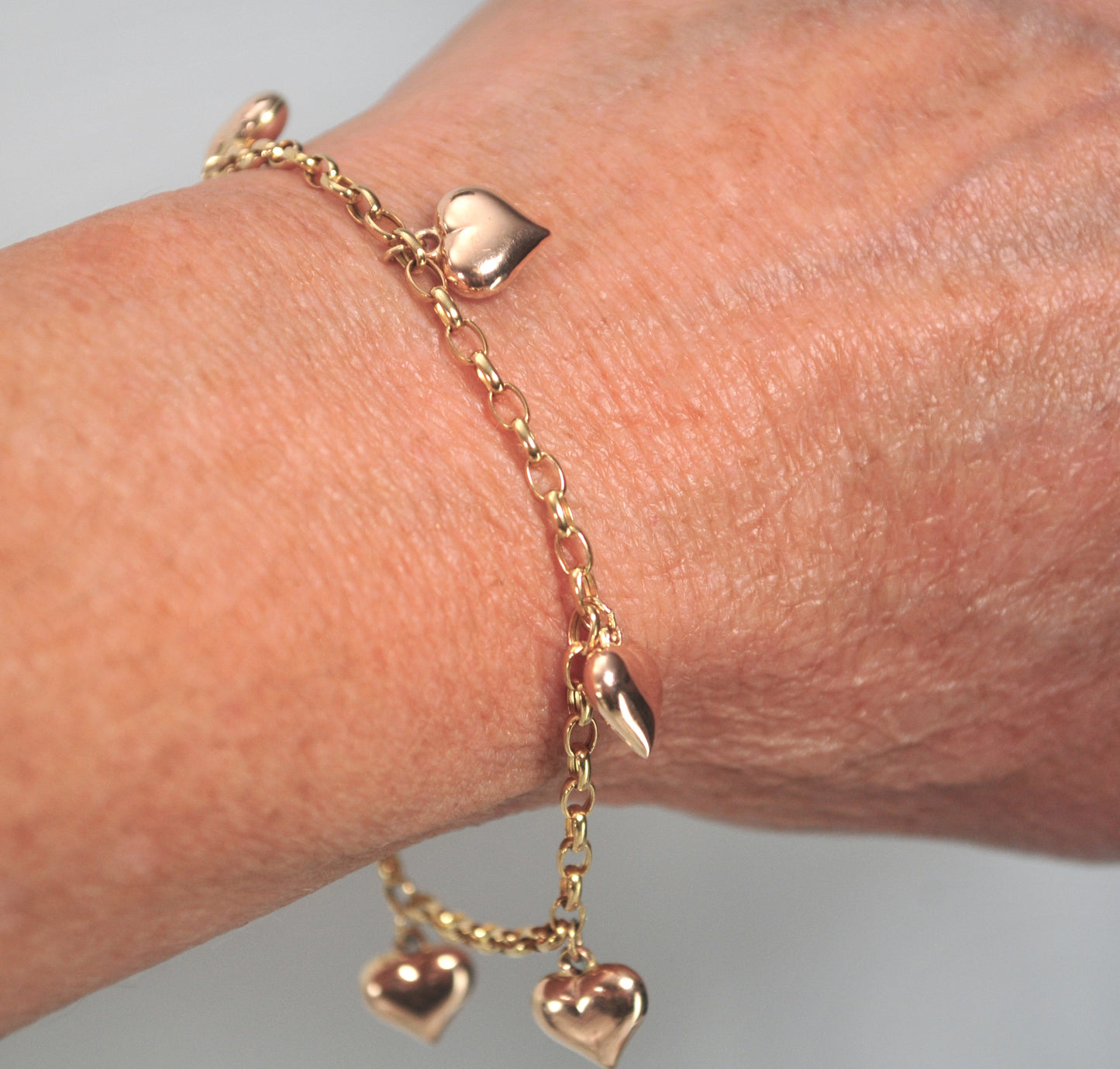Italy 14K Gold Heart Charm Bracelet