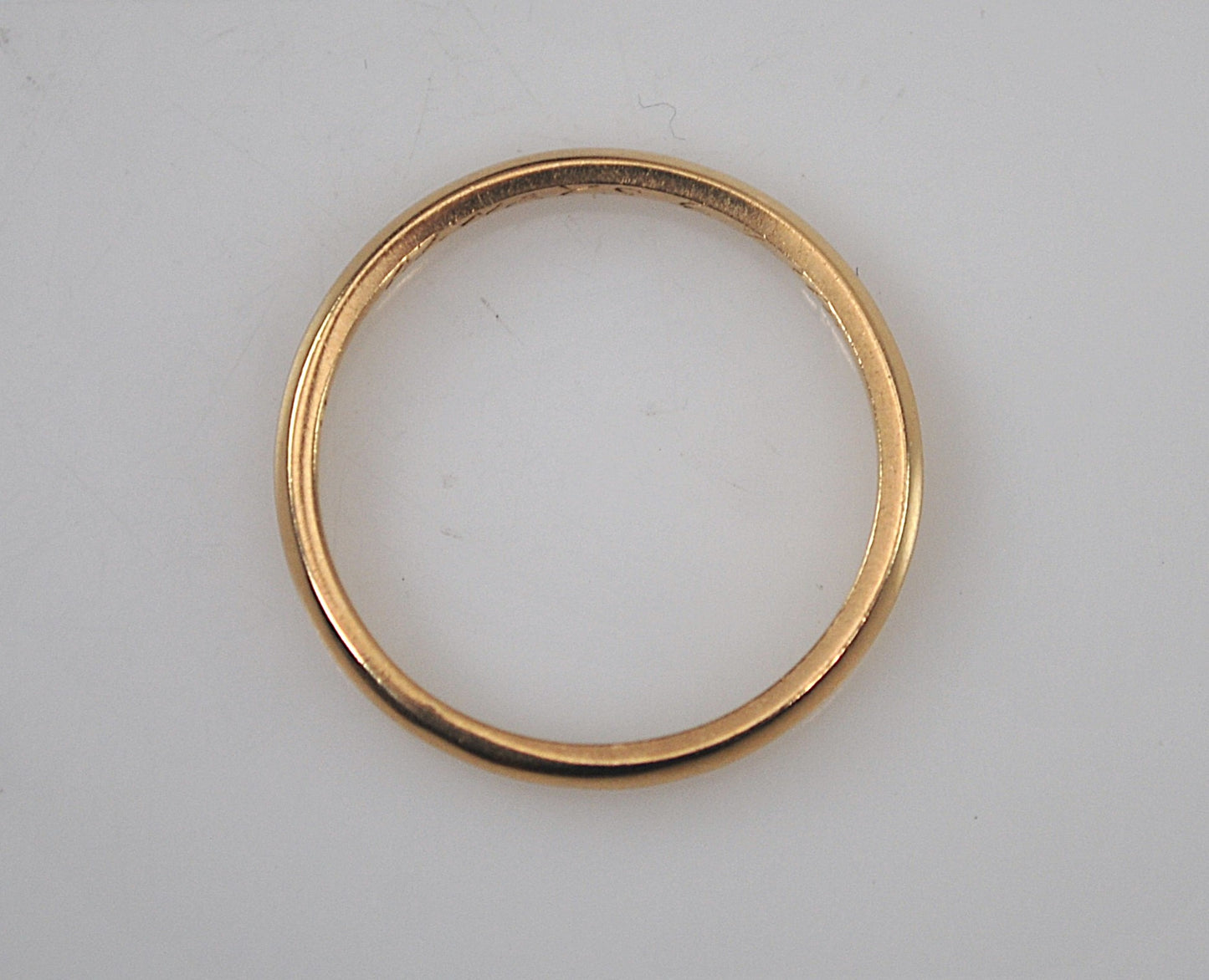 Narrow Vintage 14K Gold Wedding Band Ring
