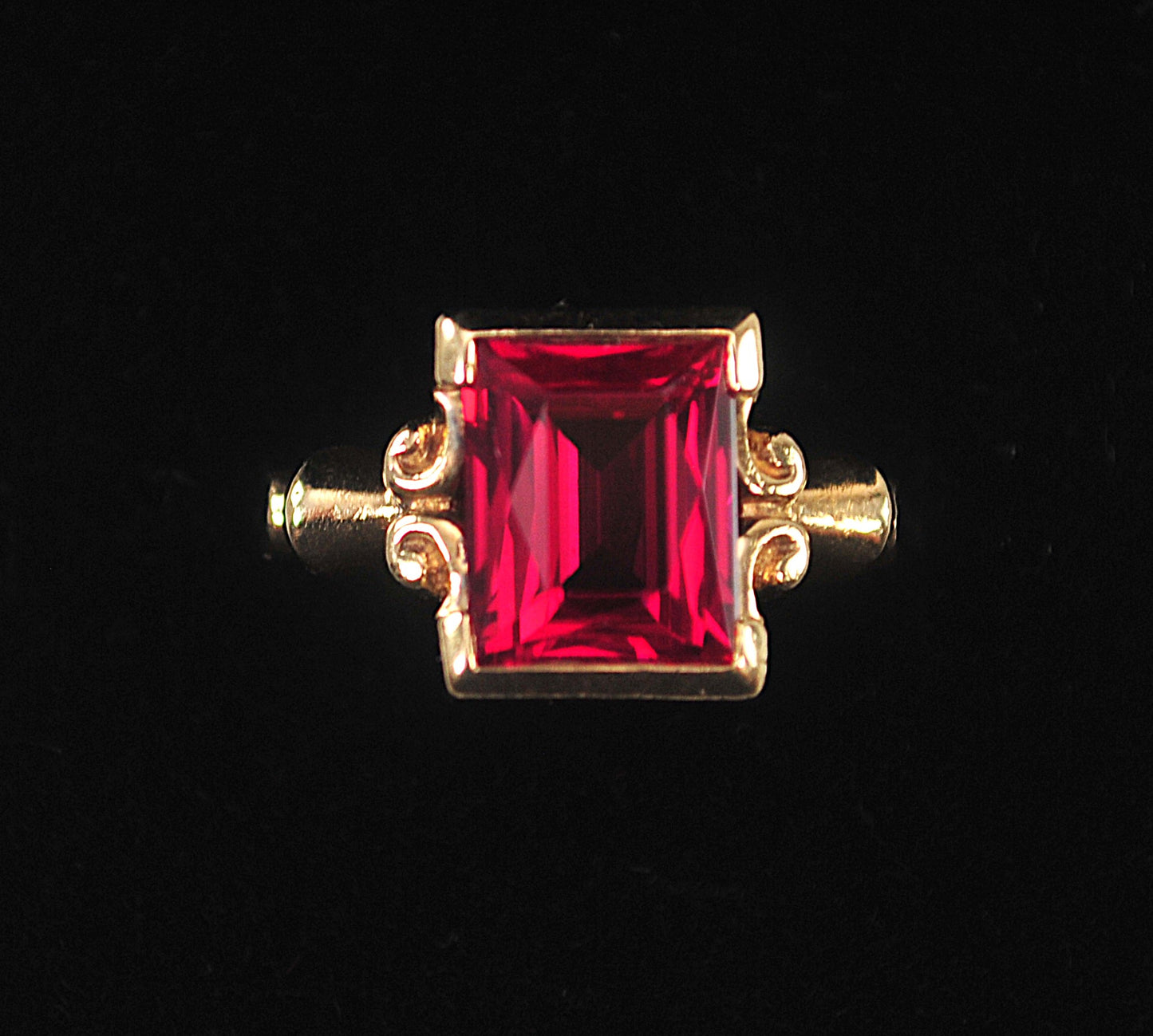 Vintage 10K Gold Emerald Cut Ring