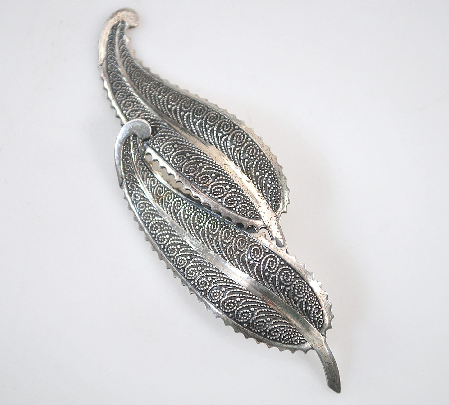 Beau Sterling Silver Leaf Brooch