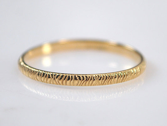 Single Signed 14K Gold Ribbed Stacking Ring