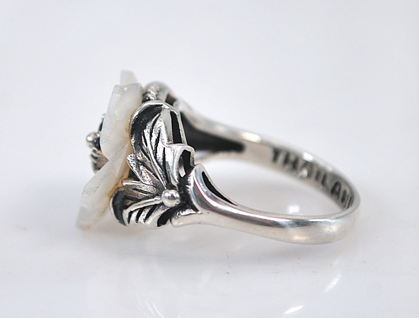 Lee Sands Sterling Silver Mother of Pearl Sapphire Flower Ring