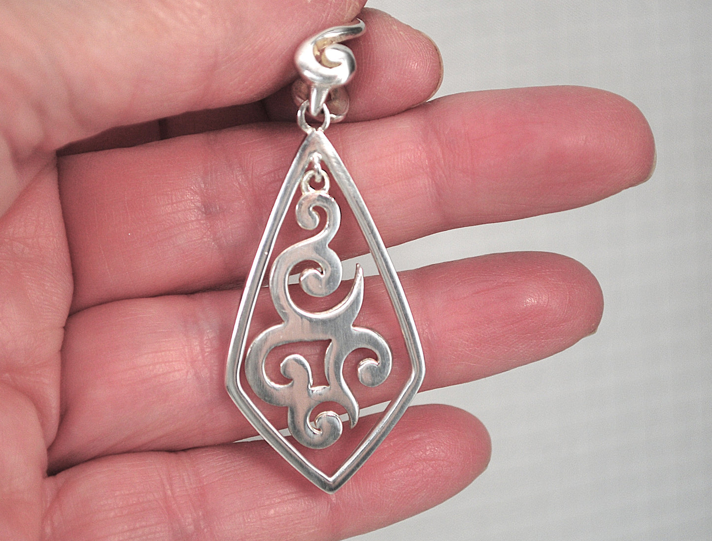Silpada Sterling Silver Cutout Scroll Pendant