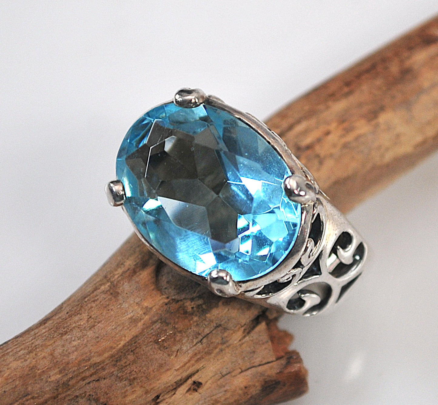 Silpada Sterling Silver Blue Cove Ring