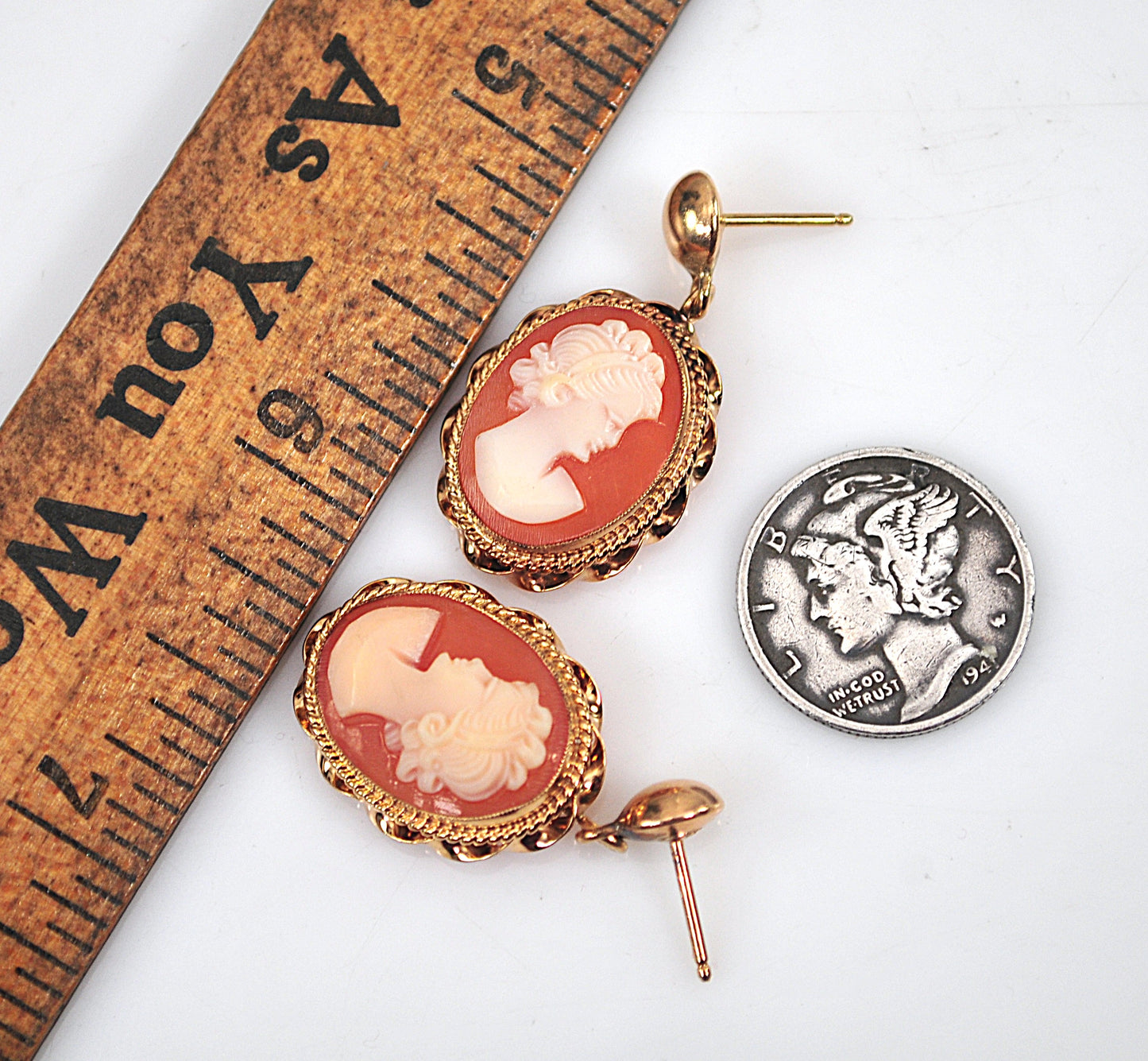 Vintage 14K Gold Carved Cameo Earrings