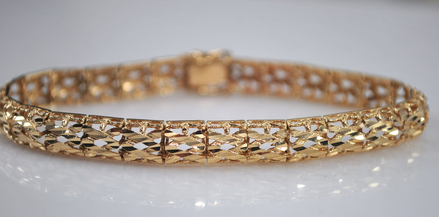 14K Gold Diamond Cut Bracelet