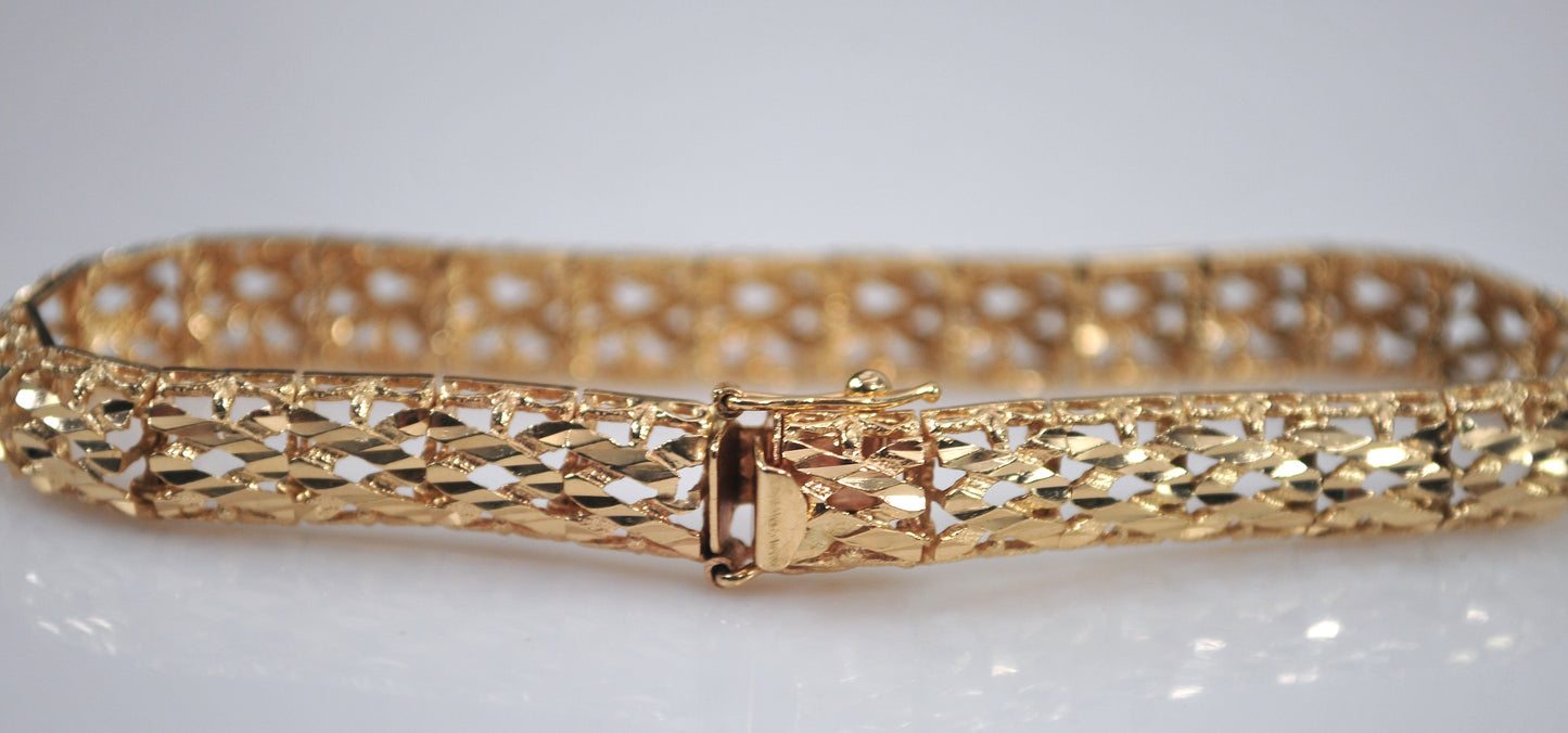 14K Gold Diamond Cut Bracelet