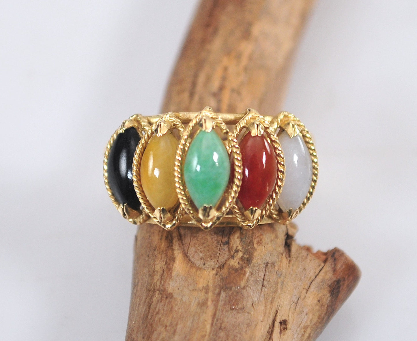Vintage 14K Gold Jade Pyramid Ring