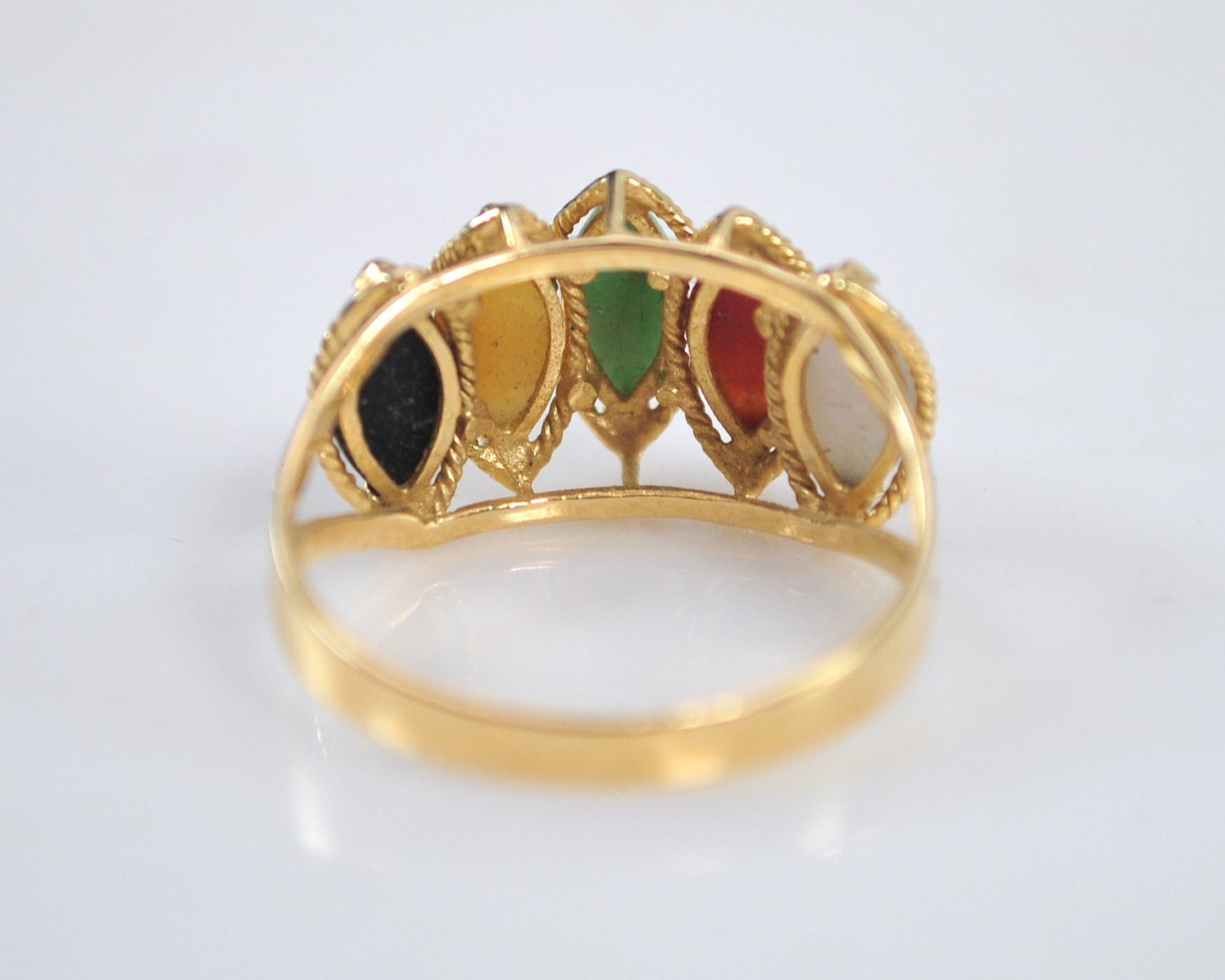 Vintage 14K Gold Jade Pyramid Ring