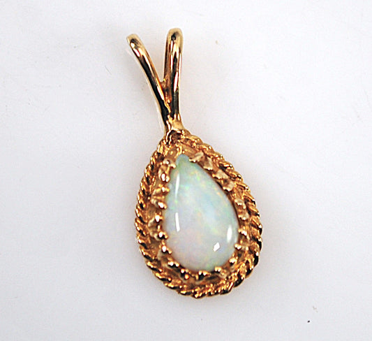 Small Vintage 14K Gold Opal Pendant