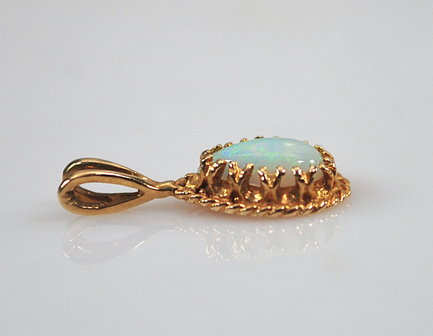 Small Vintage 14K Gold Opal Pendant