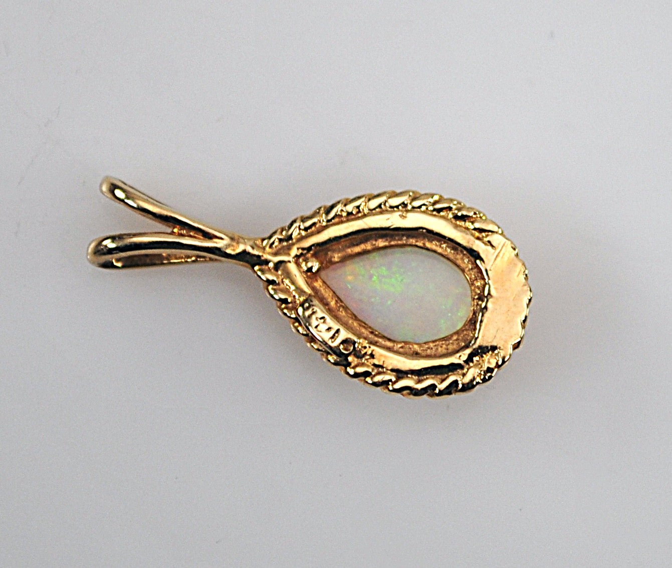 Small Vintage 14K Gold Opal Pendant