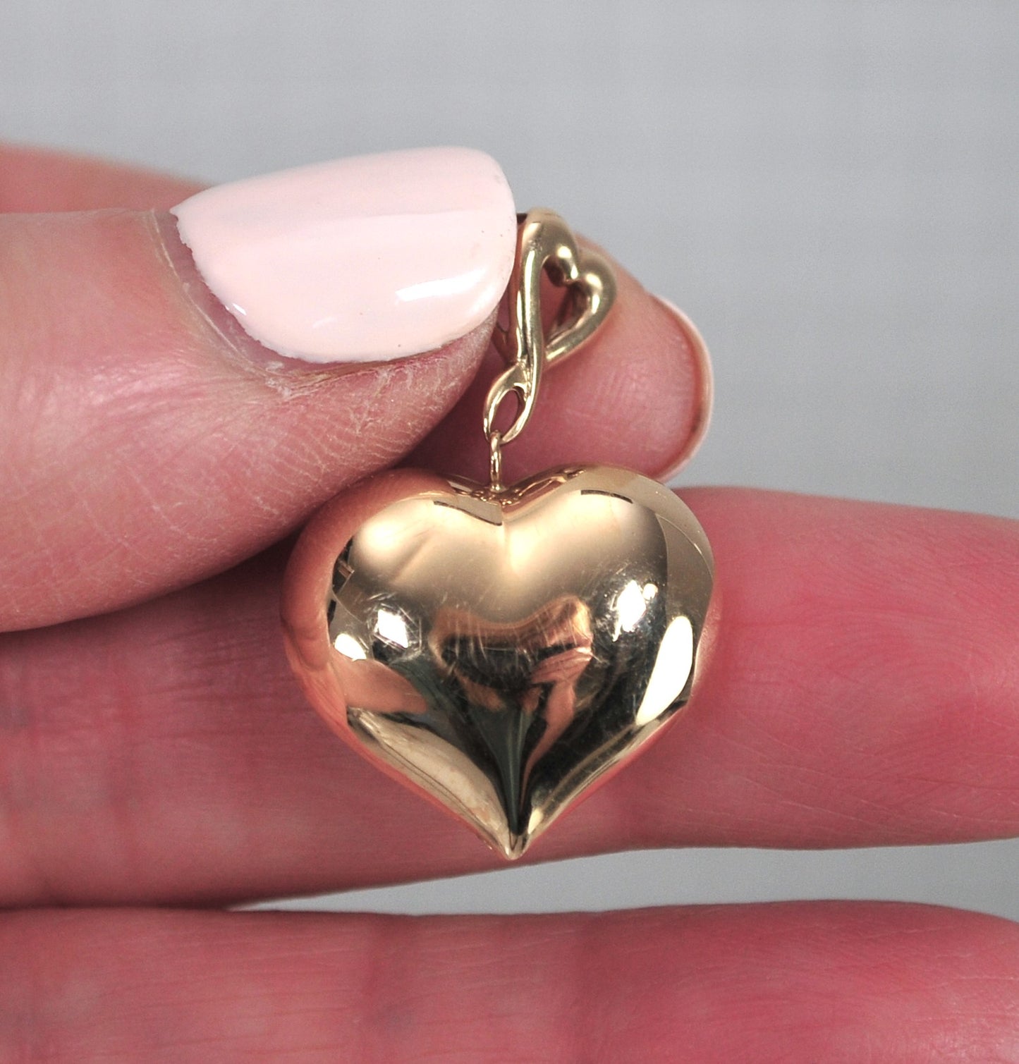 10K Gold Puffed Heart Pendant