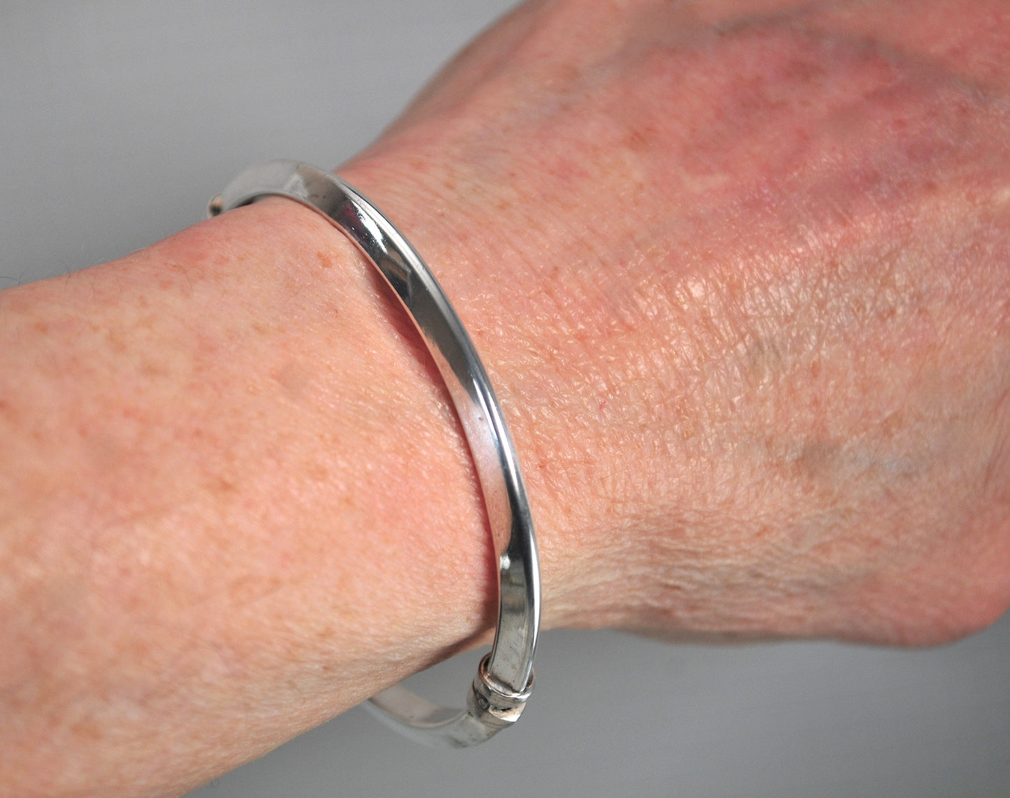 Sterling Silver Hollow Spring Hinge Bangle Bracelet