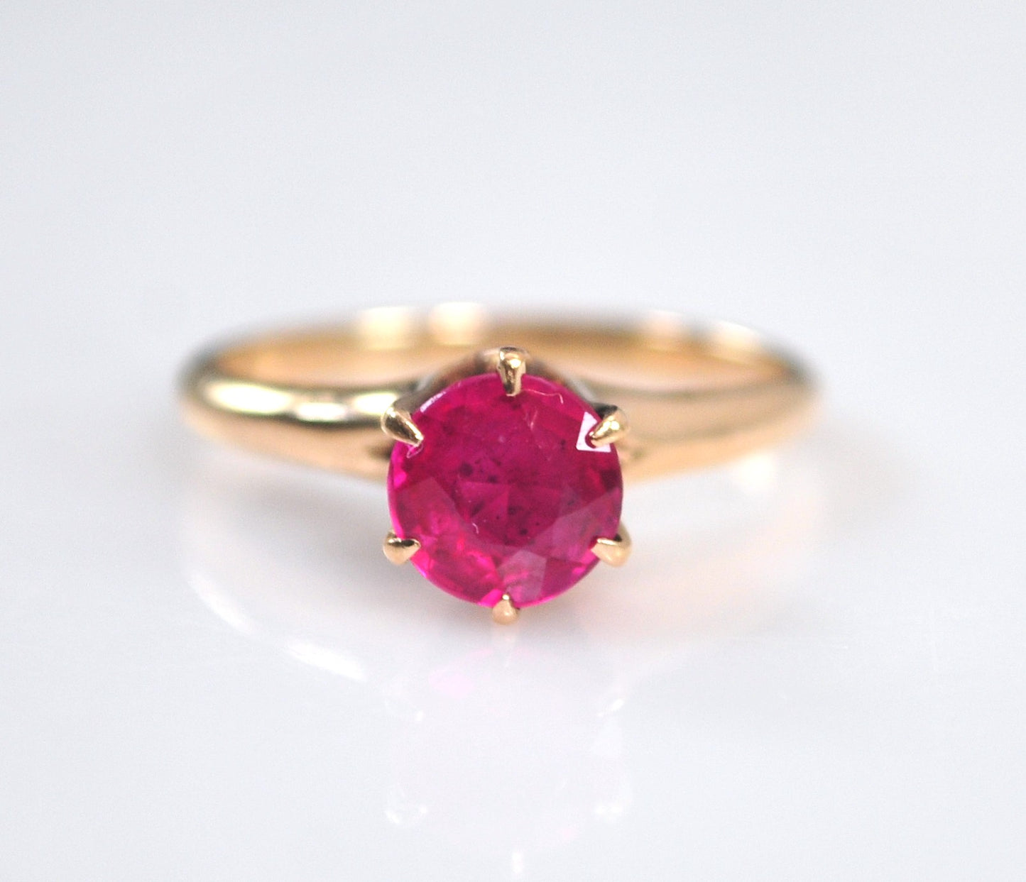Vintage 10K Gold Red Stone Ring