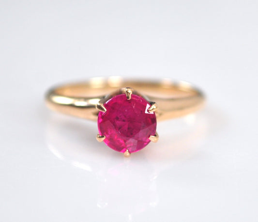 Vintage 10K Gold Red Stone Ring