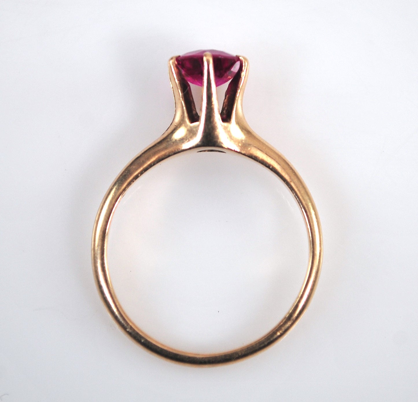 Vintage 10K Gold Red Stone Ring