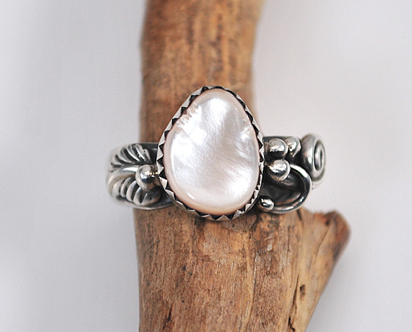 Native American Sterling Silver Mother of Pearl Ring