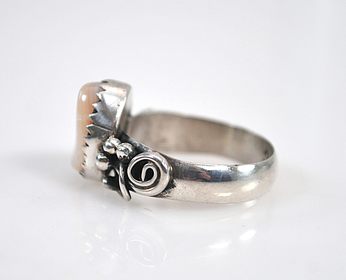 Native American Sterling Silver Mother of Pearl Ring