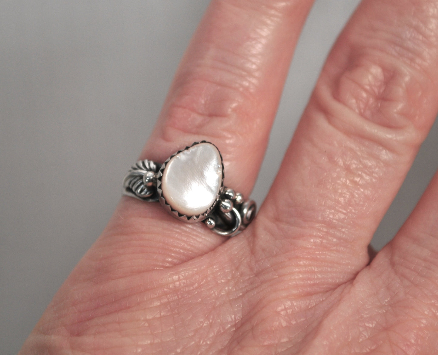 Native American Sterling Silver Mother of Pearl Ring