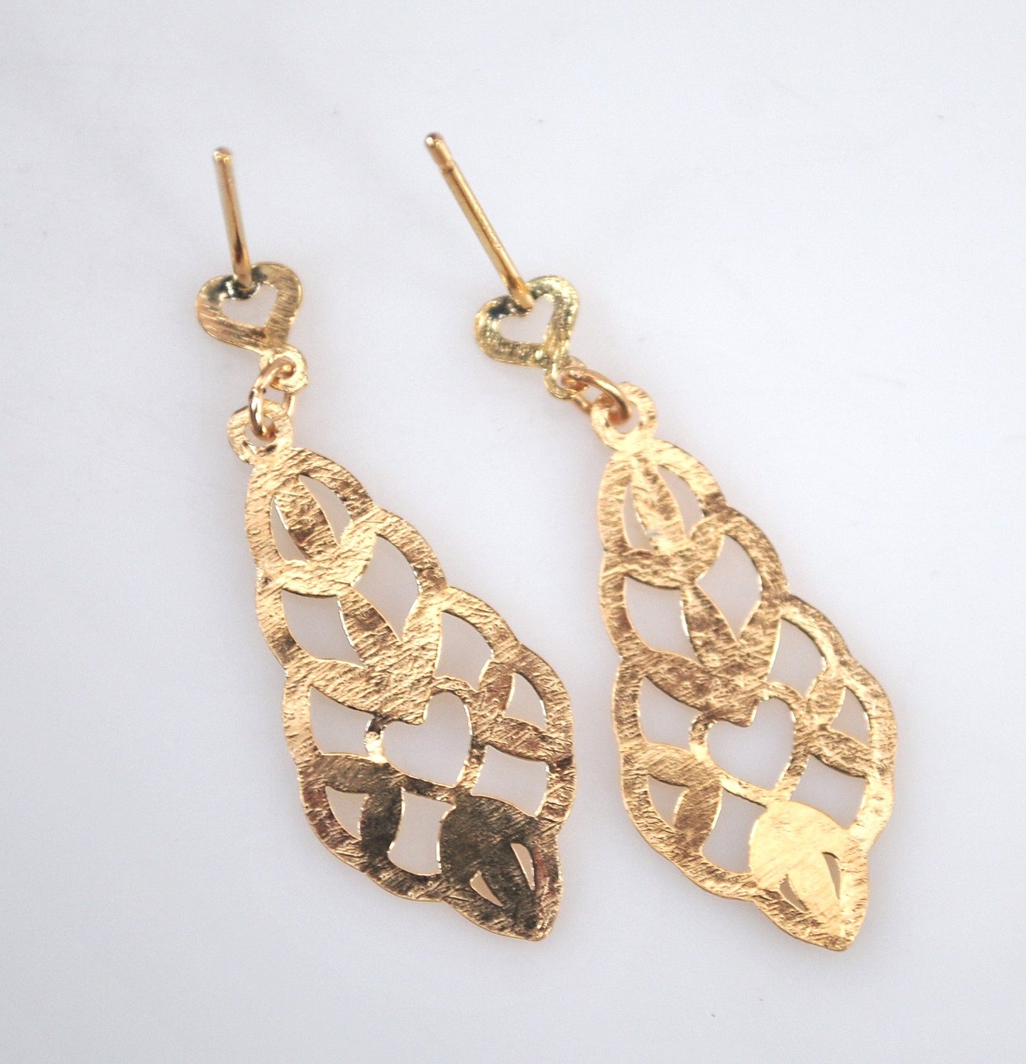 LIGHTWEIGHT Signed 14K Gold Filagree Earrings