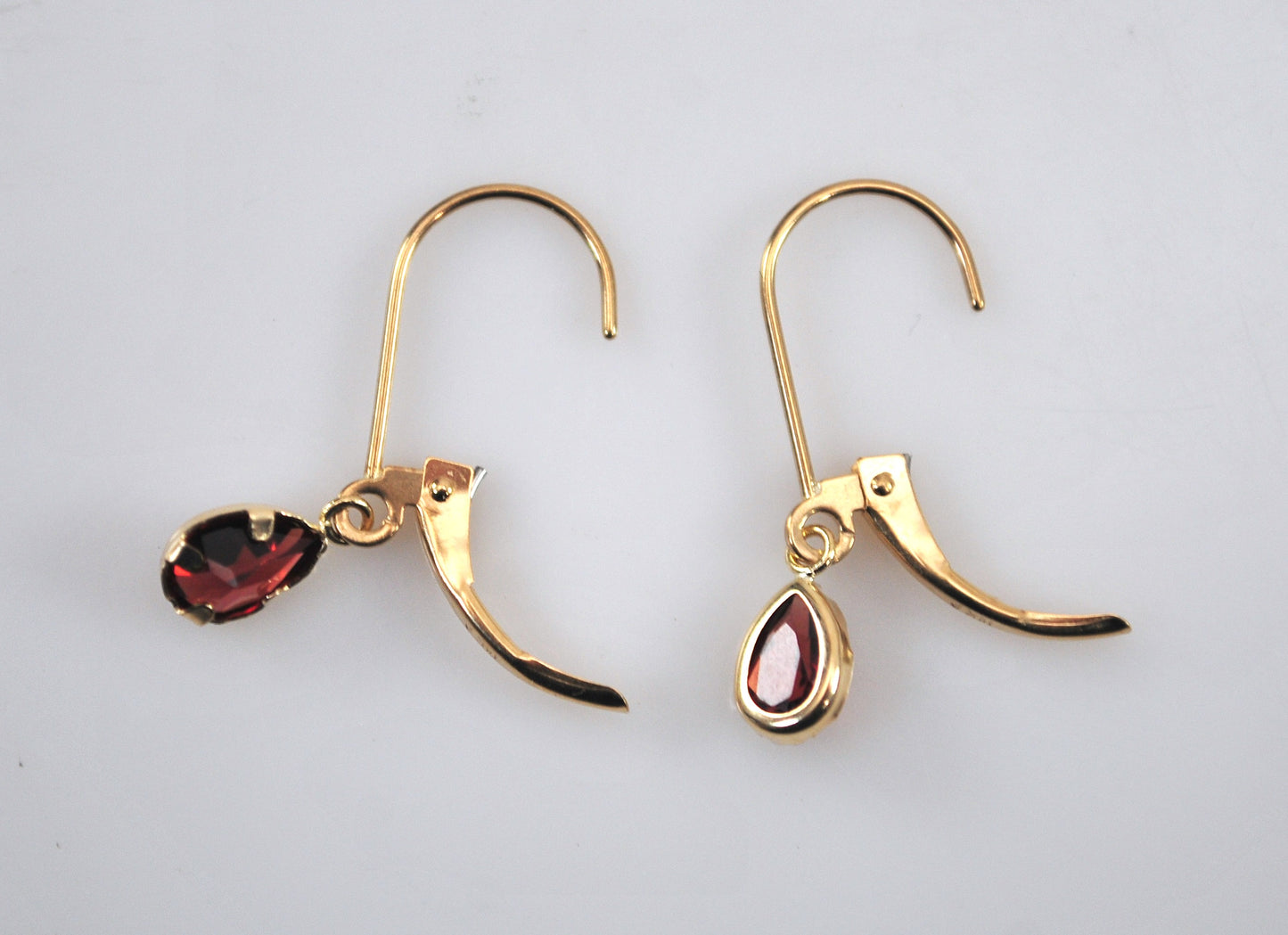 LIGHTWEIGHT 14K Gold Garnet Earrings