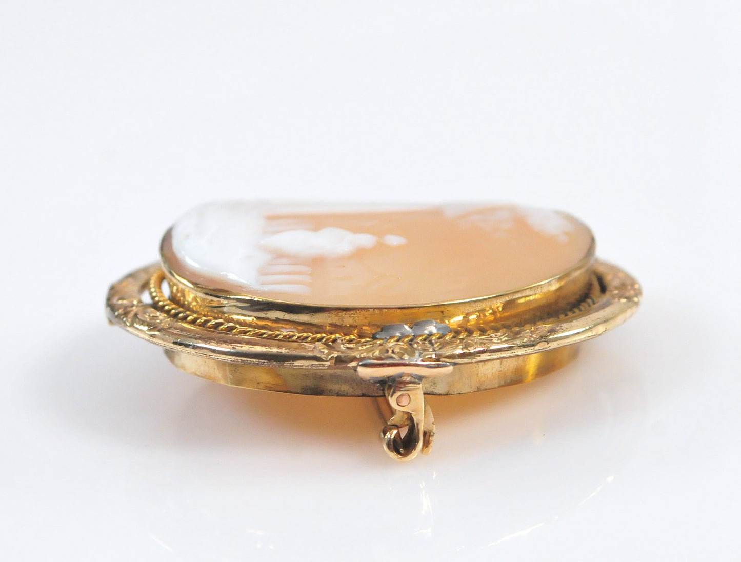 Antique Gold Filled Carved Scenic Carved Shell Cameo Brooch