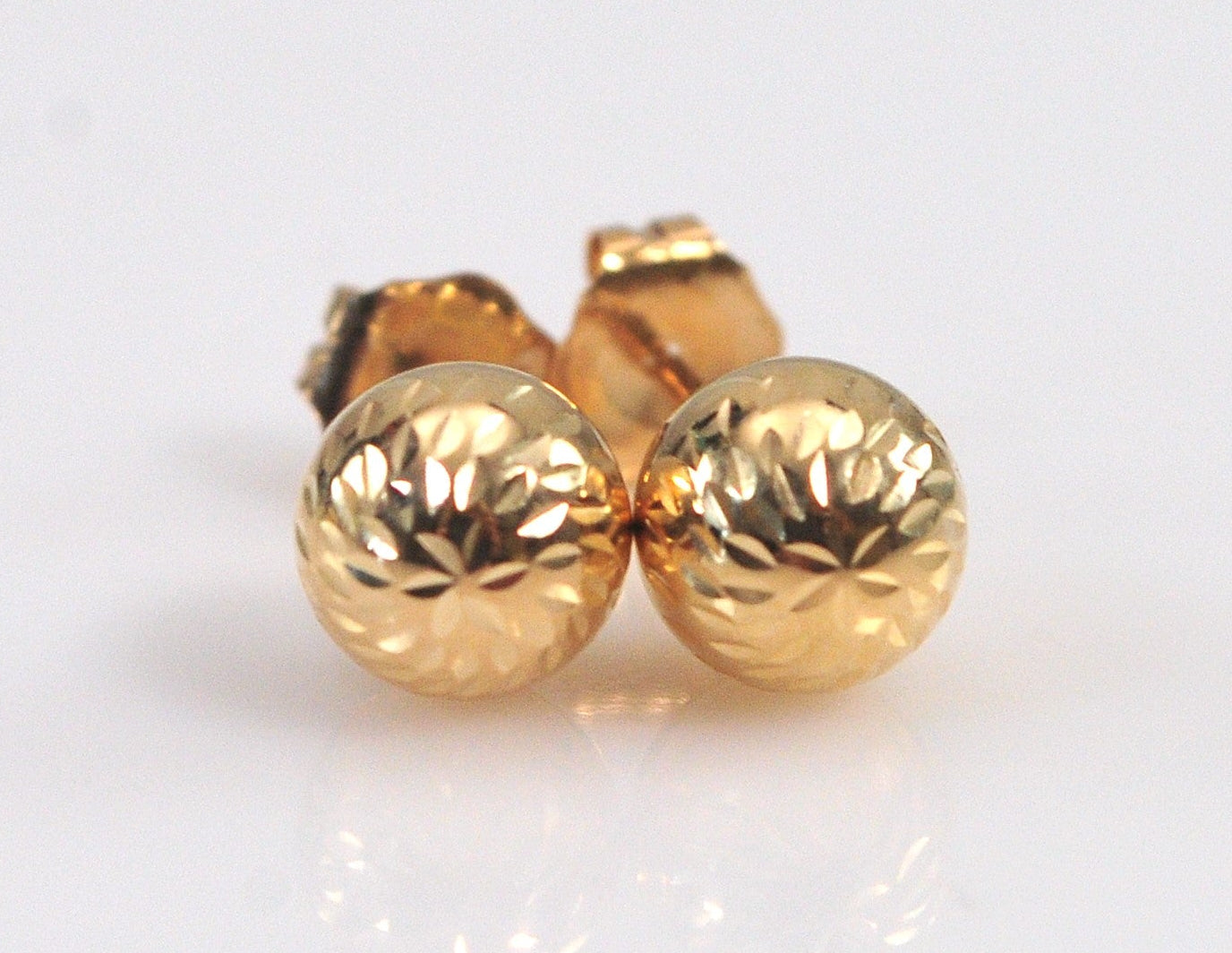 14K Gold 5.5mm Ball Stud Earrings