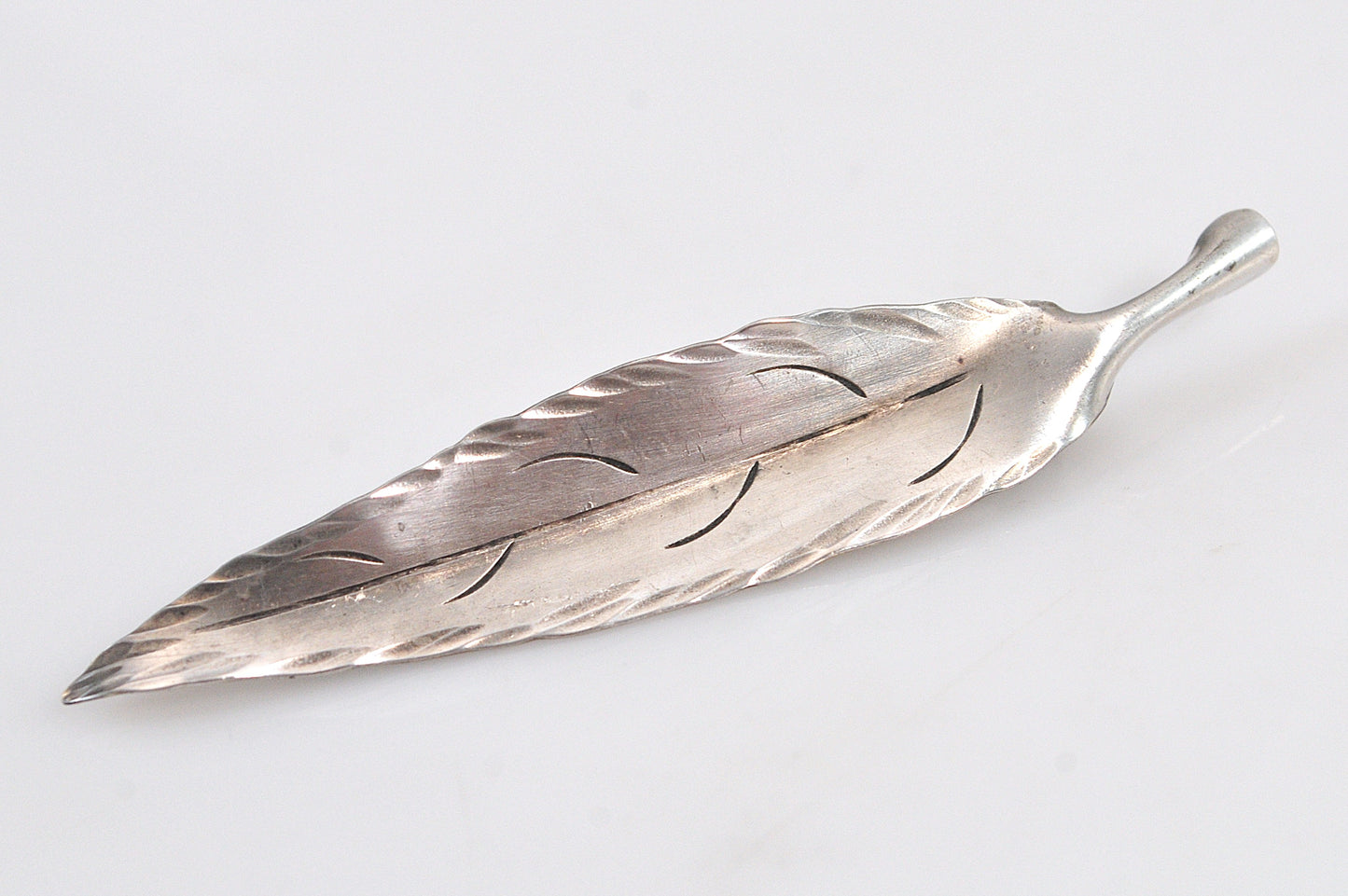 Vintage Handwrought Stuart Nye Sterling Silver Leaf Brooch