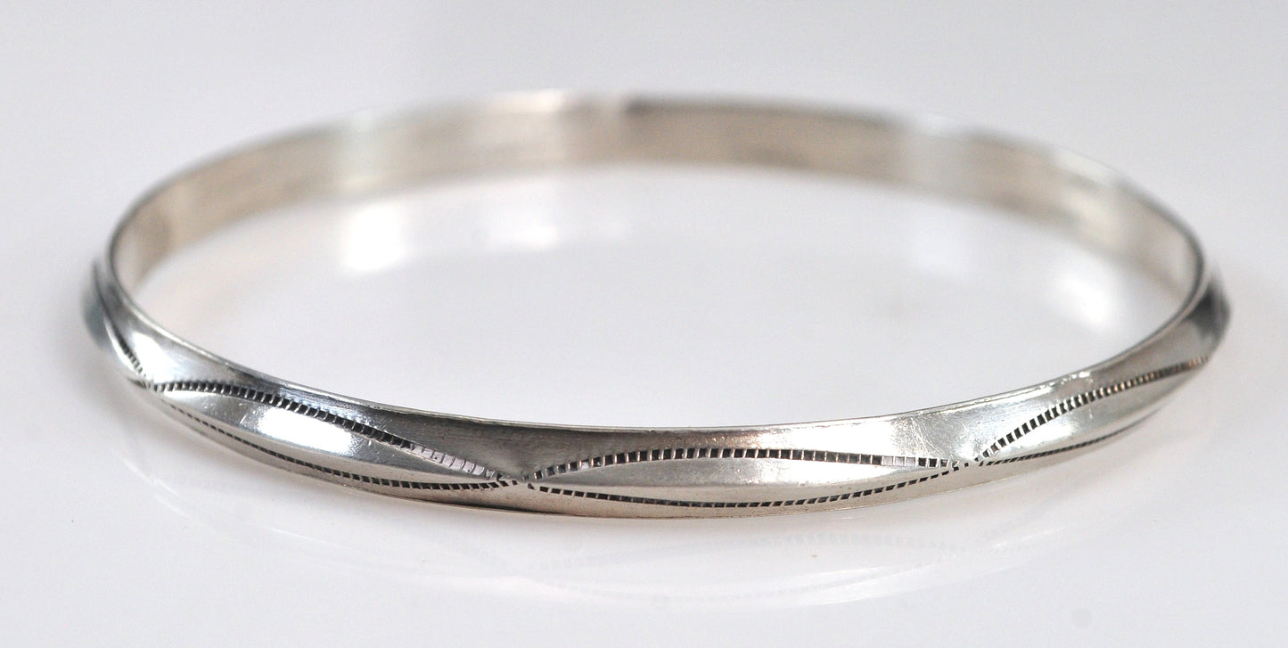 Tahe Signed Navajo Sterling Silver Bangle Bracelet