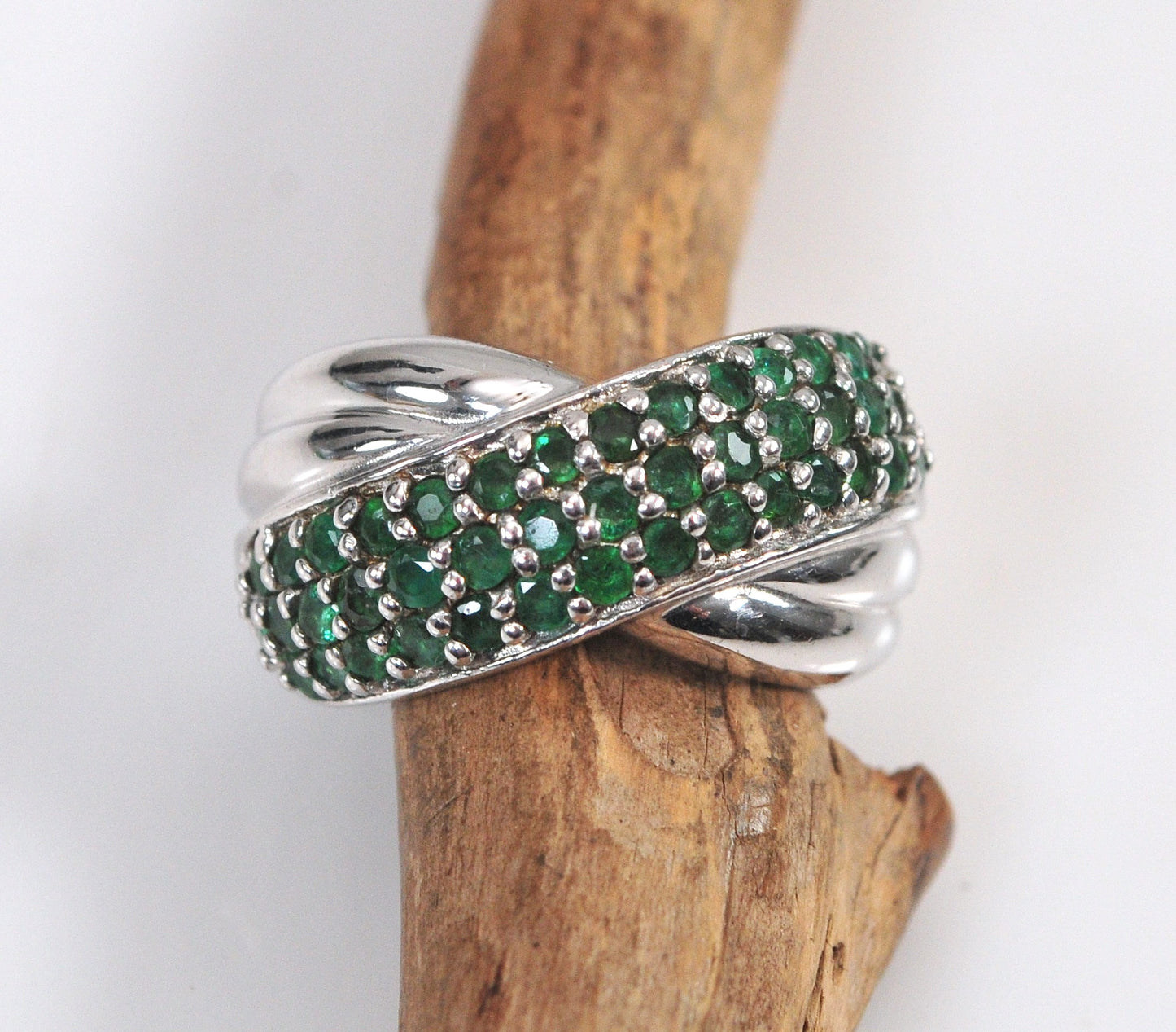 CNA 925 Sterling Silver Emerald Crossover Ring